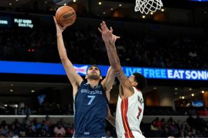 Santi Aldama,Kelel Ware